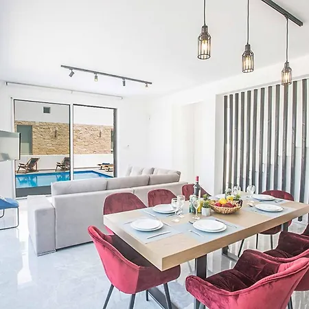 Villa Vie Blue 3